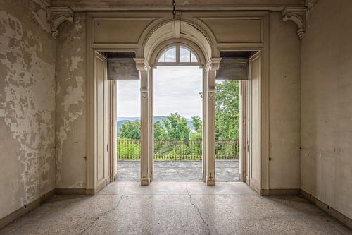 Verlaten gebouwen met prachtige architectuur