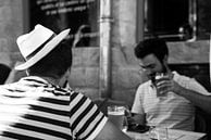 2 mannen genieten van een biertje op het terras van Francisca Snel thumbnail