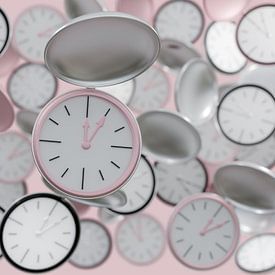 Uhren im Raum der Zeit von Stefanie Keller
