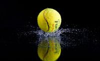 Tennisbal Splash von Roland Swennen Miniaturansicht