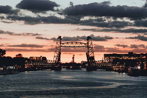 Guten Morgen Rotterdam - de Hef Fotodruck | Stadtbild bei Sonnenaufgang