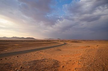 Namibie op weg naar Sossusvlei van Martin Jansen