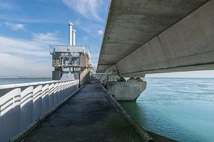 Sturmflutwehr Oosterschelde, leerer Verbindungskorridor