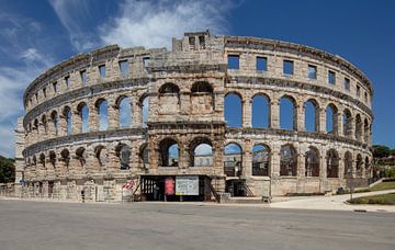 Romeinse Arena (amfitheater) in het centrum van Pula, Kroatie van Joost Adriaanse