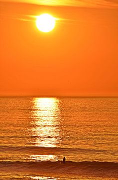 een prachtige zonsondergang vanaf Blouberg beach van Werner Lehmann