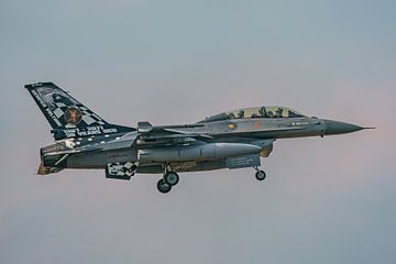 Belgische General Dynamics F-16B Fighting Falcon (OCU). van Jaap van den Berg