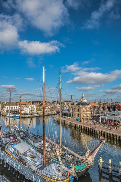 Zicht op de haven entree van de Friese stad Harlingen by Harrie Muis