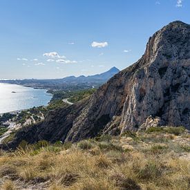 Rocher de Mascarat, Sierra Helada et Benidorm sur Adriana Mueller