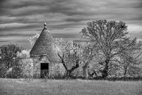 Trullo- Puglia - infrarood zwart en wit