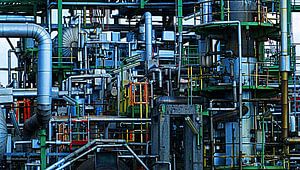 Öl (Ölraffinerie mit Pipelines)