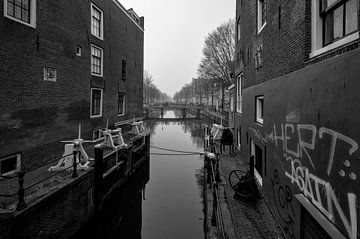 Mistig Amsterdam van Peter Bartelings