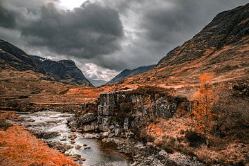 Magisch Glen Coe: Fantasierijk Landschap voor Wanddecoratie van Eriks Photoshop