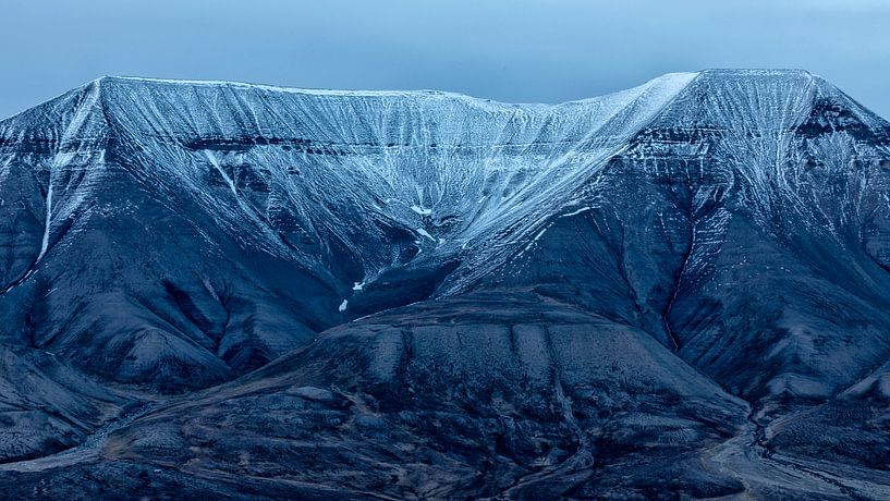 Berge bei Longyearbyen von Cor de Bruijn