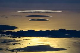 Lenticularis by Denis Feiner