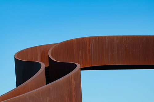 Steel in motion by Bob Janssen