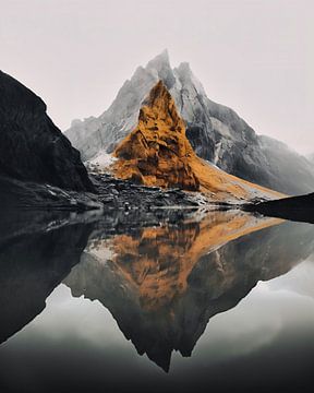 Lac de montagne dans les Alpes sur fernlichtsicht