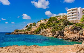 Uitzicht op de kust van Santa Ponca, Spanje Mallorca, Balearen van Alex Winter