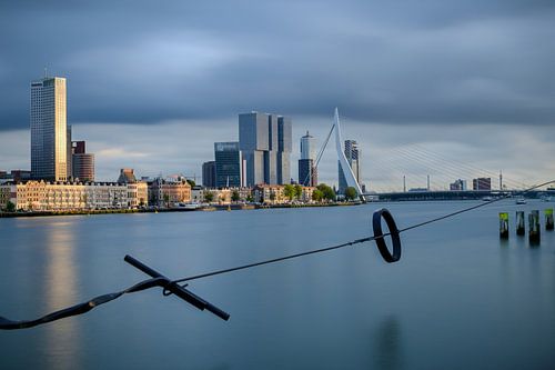 Skyline Rotterdam met een lange sluitertijd