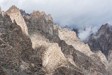 Bergtoppen in de Hunzavallei