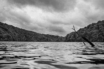 Peu avant la pluie dans le parc national des lacs de Plittwitz