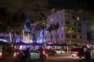 Miami Beach, Ocean Drive - Clevelander South Beach Hotel and Bar bij nacht van t.ART