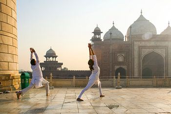 Yoga am frühen Morgen im Taj Mahal