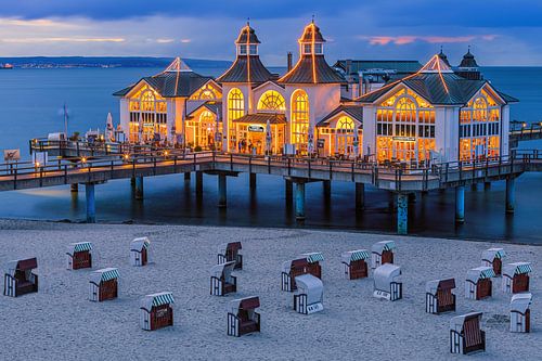 Coucher de soleil sur la jetée de Sellin, Rügen, Allemagne