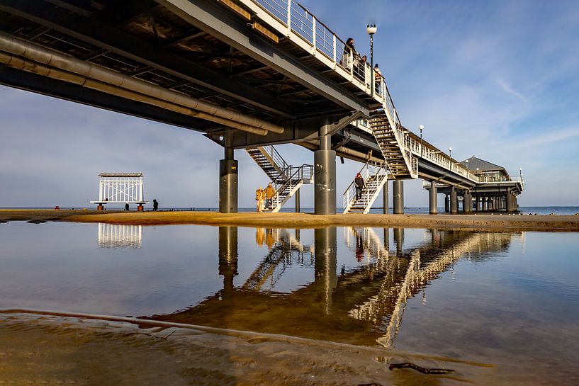 Im Spiegel des gefluteten Strandes - Kaiserbad Heringsdorf von Holger Felix