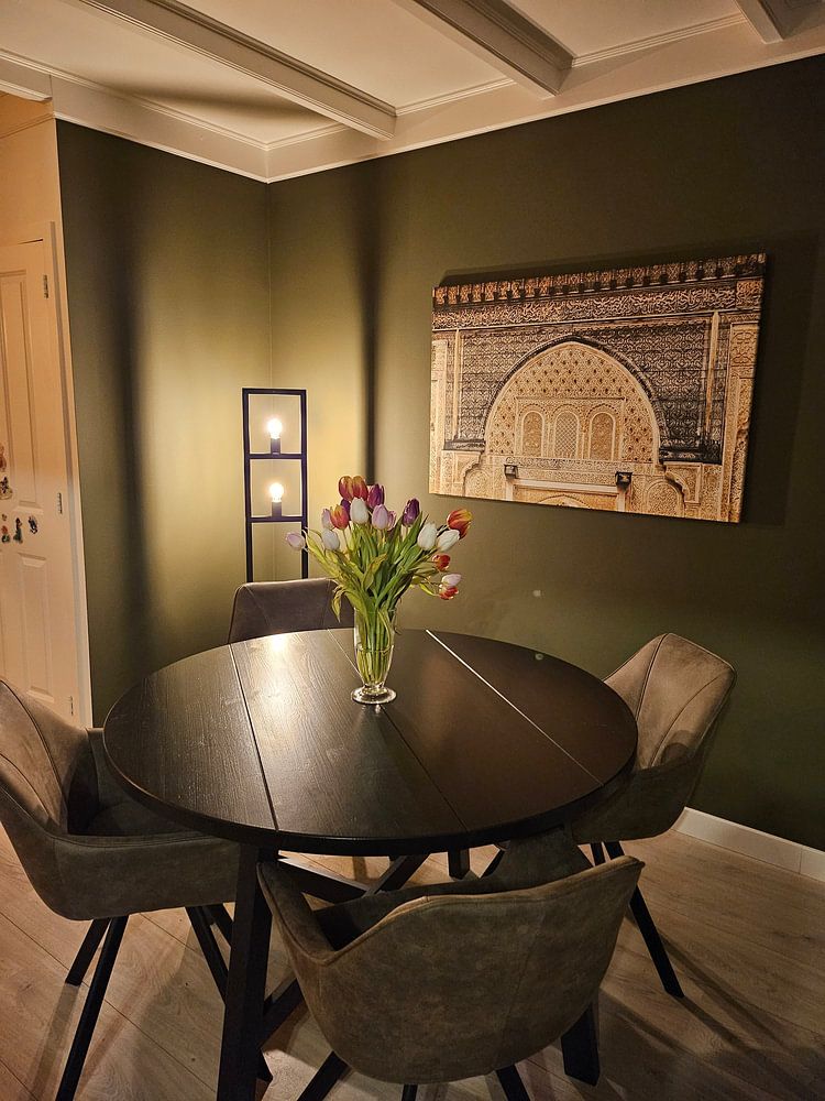 Gevel met Arabische versieringen in een medersa in Fez in Marokko  van Dieter Walther 