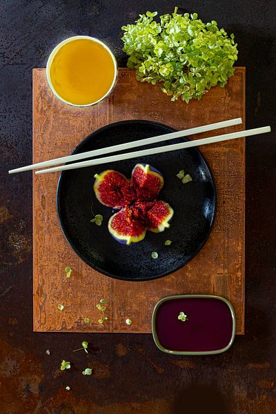Still life 'Japanese fig by Willy Sengers
