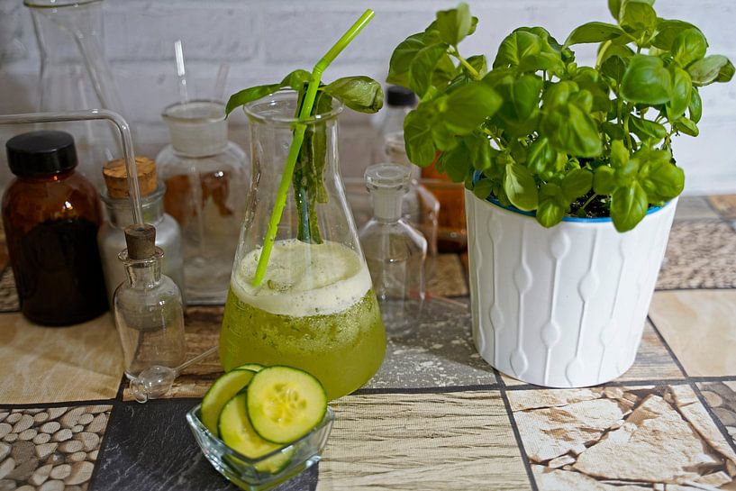 Cucumber Crash Lab Cocktail. by Babetts Bildergalerie