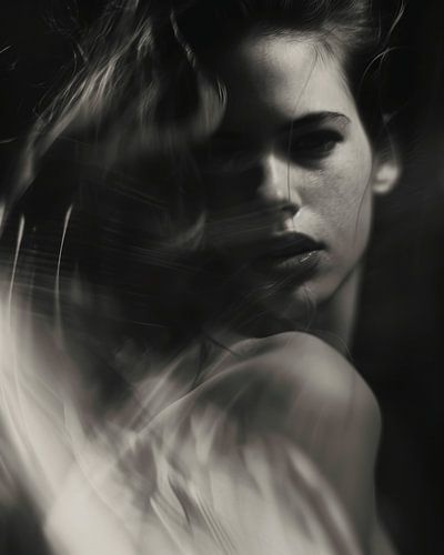 Stijlvol boudoir portret in zwart-wit