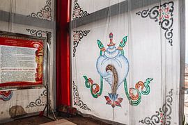 Tibetan lucky symbol: the conch shell by Your Travel Reporter