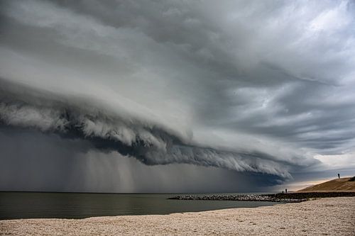 Storm over een meer