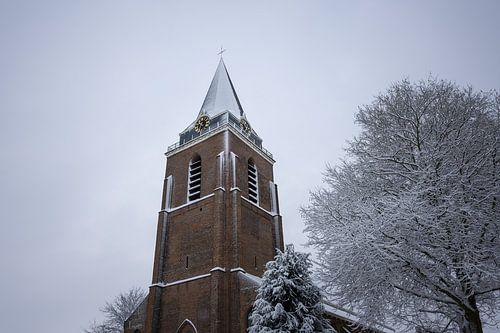 Schneebedeckte Peterskirche von sQuarecoW