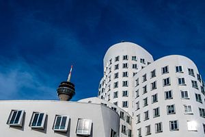 Neuer Zollhof und Rheinturm