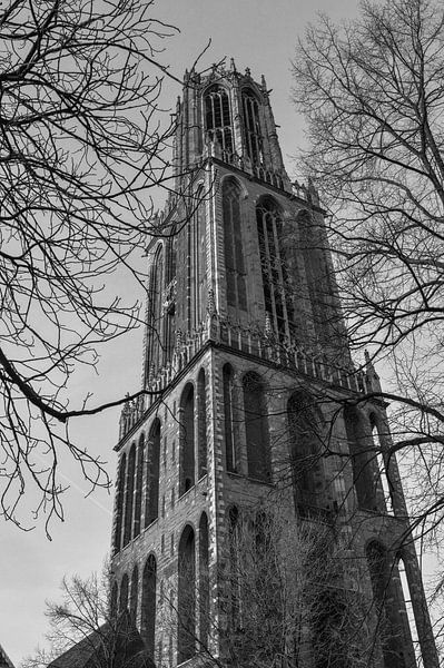 Domtoren, zwart wit, onder aanzicht van Patrick Verhoef