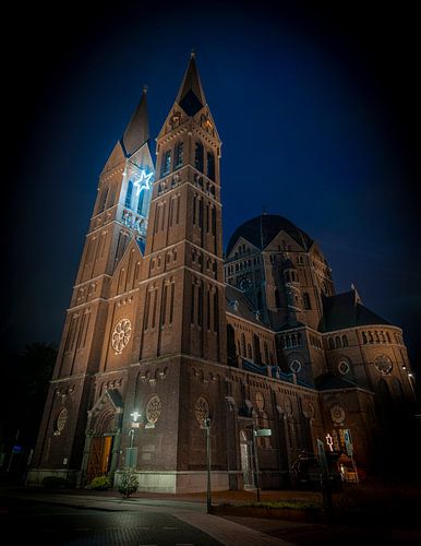 Brigidakerk Geldrop met kerstster