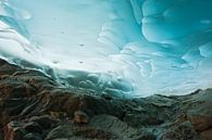 Blaues Eis aus dem Inneren des Aletschgletschers fotografiert, Wallis, Berner Alpen, Schweiz von Nature in Stock Miniaturansicht