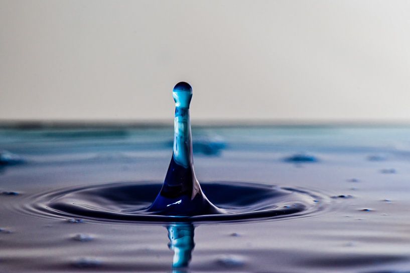 Waterkolom in kleur van Thomas Riess
