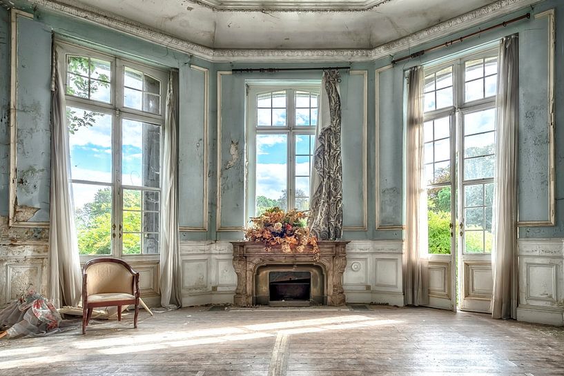 Die verlassener blauer Salon von Frans Nijland