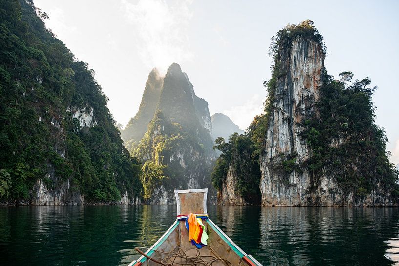 Au milieu des montagnes karstiques intemporelles - Lac Chiao-Lan par Tobias Kursawa