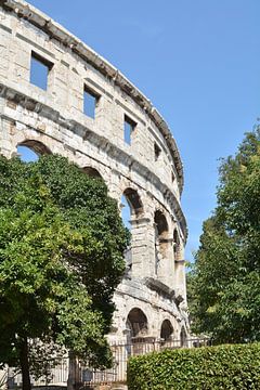 De wereldberoemde Arena in Pula aan de kust van de Adriatische Zee in Kroatië