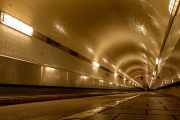 Oude Elbe Tunnel van Dirk Rüter