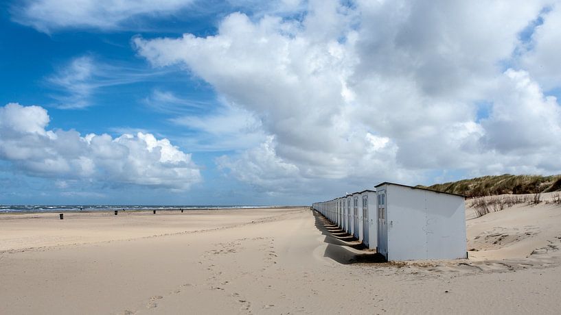 Strandhuisjes op Texel van Guus Quaedvlieg