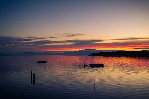 Boote auf dem Wasser in Südfrankreich