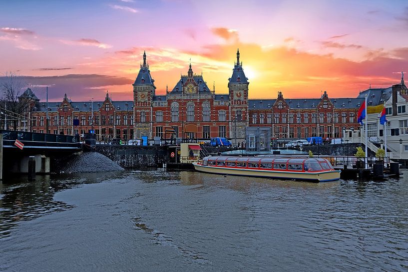 Central Station in Amsterdam at sunset by Eye on You
