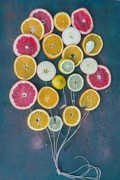 ballon van fruit van Karin Riethoven
