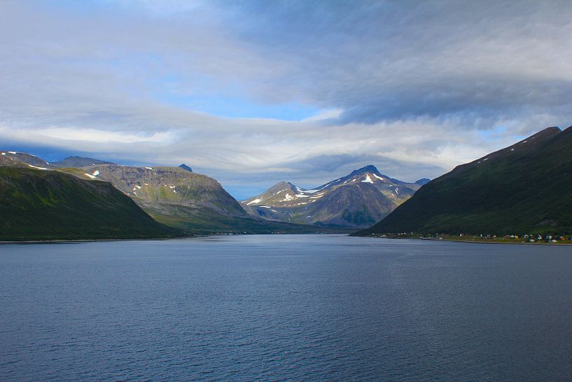 Fjord Noorwegen by Mirjam de Jonge