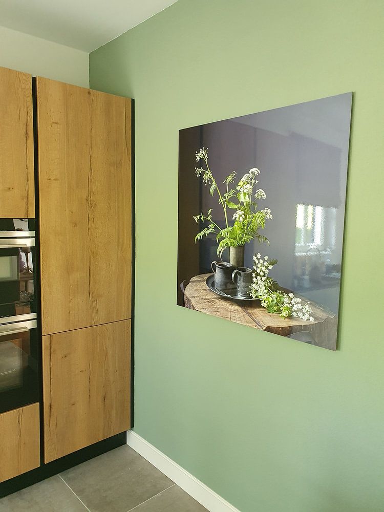 Stilleven met Fluitenkruid en tin op hout [vierkant] (gezien bij vtwonen)  van Affect Fotografie 